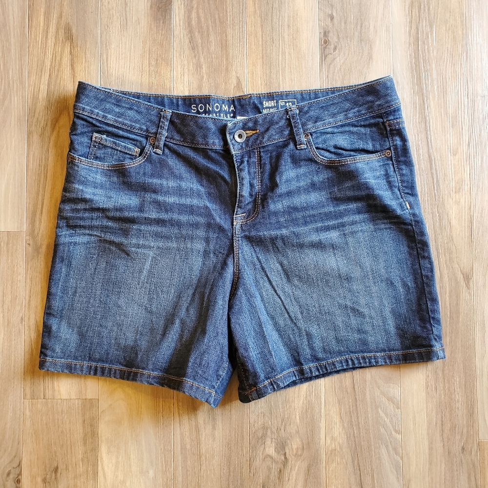Sonoma Mid-Rise Denim Shorts Size 12
